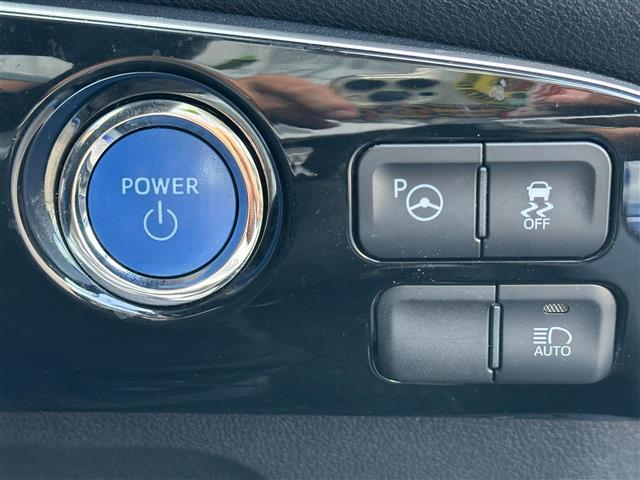 プリウス Ｓセーフティプラス　ツートーン　純正９インチナビ　ＡＭ／ＦＭ／ＣＤ／ＤＶＤ／ＢＴ　フルセグＴＶ　バックカメラ　ドライブレコーダー　レーダークルーズコントロール　パーキングアシスト　ビルトインＥＴＣ　ＬＥＤライト　オートハイビーム（13枚目）