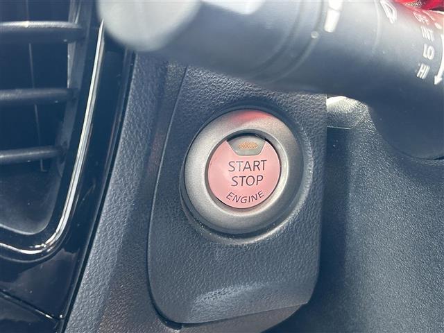 ジューク １５ＲＸ　ワンオーナー　純正ナビ　ＡＭ／ＦＭ／ＣＤ／ＤＶＤ／ＢＴ　全周囲カメラ　ＥＴＣ　　オートライト　ＨＩＤライト　フォグランプ　純正フロアマット　アイドリングストップ　スマートキー（11枚目）