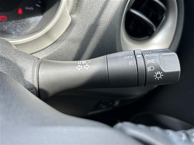 ジューク １５ＲＸ　ワンオーナー　純正ナビ　ＡＭ／ＦＭ／ＣＤ／ＤＶＤ／ＢＴ　全周囲カメラ　ＥＴＣ　　オートライト　ＨＩＤライト　フォグランプ　純正フロアマット　アイドリングストップ　スマートキー（15枚目）