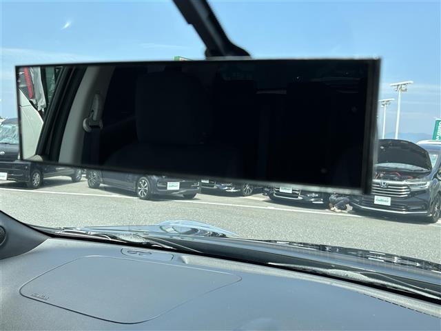 ジューク １５ＲＸ　ワンオーナー　純正ナビ　ＡＭ／ＦＭ／ＣＤ／ＤＶＤ／ＢＴ　全周囲カメラ　ＥＴＣ　　オートライト　ＨＩＤライト　フォグランプ　純正フロアマット　アイドリングストップ　スマートキー（18枚目）