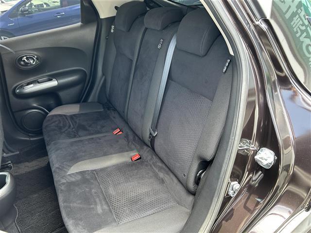 ジューク １５ＲＸ　ワンオーナー　純正ナビ　ＡＭ／ＦＭ／ＣＤ／ＤＶＤ／ＢＴ　全周囲カメラ　ＥＴＣ　　オートライト　ＨＩＤライト　フォグランプ　純正フロアマット　アイドリングストップ　スマートキー（24枚目）