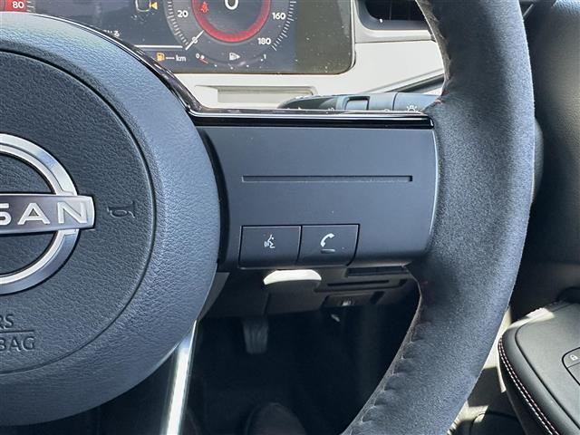 オーラ ニスモ　純正ナビ　ＡＭ／ＦＭ／ＵＳＢ／ＢＴ／ＨＤＭＩ　フルセグＴＶ　ＮＩＳＭＯエアロ装着車　ＮＩＳＭＯ仕様ステアリング　ＮＩＳＭＯ仕様シート　ドライブレコーダー　衝突軽減ブレーキ　車線逸脱防止　全方位カメラ（14枚目）