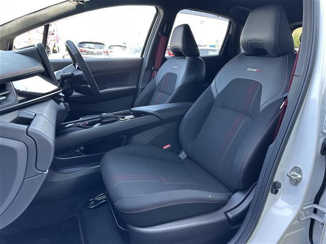 オーラ ニスモ　純正ナビ　ＡＭ／ＦＭ／ＵＳＢ／ＢＴ／ＨＤＭＩ　フルセグＴＶ　ＮＩＳＭＯエアロ装着車　ＮＩＳＭＯ仕様ステアリング　ＮＩＳＭＯ仕様シート　ドライブレコーダー　衝突軽減ブレーキ　車線逸脱防止　全方位カメラ（18枚目）