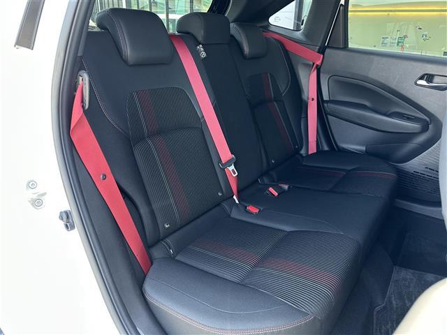 オーラ ニスモ　純正ナビ　ＡＭ／ＦＭ／ＵＳＢ／ＢＴ／ＨＤＭＩ　フルセグＴＶ　ＮＩＳＭＯエアロ装着車　ＮＩＳＭＯ仕様ステアリング　ＮＩＳＭＯ仕様シート　ドライブレコーダー　衝突軽減ブレーキ　車線逸脱防止　全方位カメラ（24枚目）
