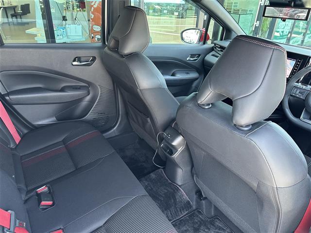 オーラ ニスモ　純正ナビ　ＡＭ／ＦＭ／ＵＳＢ／ＢＴ／ＨＤＭＩ　フルセグＴＶ　ＮＩＳＭＯエアロ装着車　ＮＩＳＭＯ仕様ステアリング　ＮＩＳＭＯ仕様シート　ドライブレコーダー　衝突軽減ブレーキ　車線逸脱防止　全方位カメラ（25枚目）