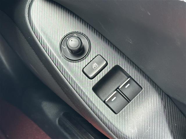 ロードスター １００周年特別記念車　純正ナビ　フルセグテレビ　オープンカー　ＢＯＳＥサウンド　レザーシート　Ｄ／Ｎ席シートヒーター　衝突軽減ブレーキ　レーンキープアシスト　ブラインドスポットモニター　リアパーキングセンサー（3枚目）
