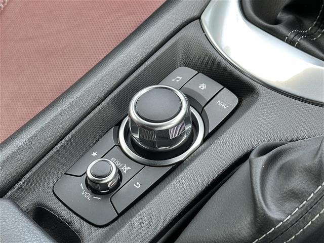 ロードスター １００周年特別記念車　純正ナビ　フルセグテレビ　オープンカー　ＢＯＳＥサウンド　レザーシート　Ｄ／Ｎ席シートヒーター　衝突軽減ブレーキ　レーンキープアシスト　ブラインドスポットモニター　リアパーキングセンサー（11枚目）