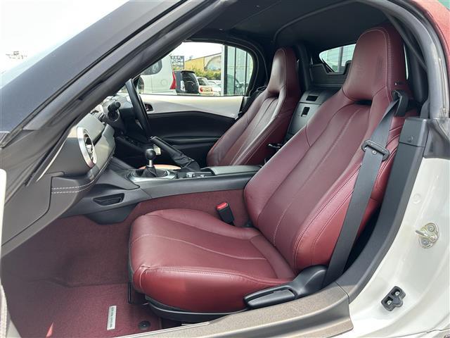 ロードスター １００周年特別記念車　純正ナビ　フルセグテレビ　オープンカー　ＢＯＳＥサウンド　レザーシート　Ｄ／Ｎ席シートヒーター　衝突軽減ブレーキ　レーンキープアシスト　ブラインドスポットモニター　リアパーキングセンサー（17枚目）