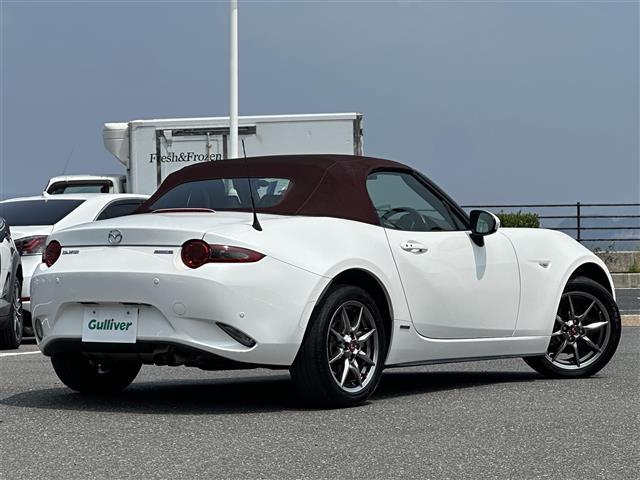 ロードスター １００周年特別記念車　純正ナビ　フルセグテレビ　オープンカー　ＢＯＳＥサウンド　レザーシート　Ｄ／Ｎ席シートヒーター　衝突軽減ブレーキ　レーンキープアシスト　ブラインドスポットモニター　リアパーキングセンサー（29枚目）
