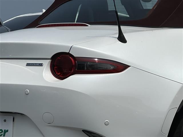 ロードスター １００周年特別記念車　純正ナビ　フルセグテレビ　オープンカー　ＢＯＳＥサウンド　レザーシート　Ｄ／Ｎ席シートヒーター　衝突軽減ブレーキ　レーンキープアシスト　ブラインドスポットモニター　リアパーキングセンサー（30枚目）