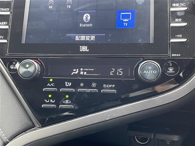 カムリ ＷＳレザーパッケージ　純正ナビ／フルセグテレビ／バックカメラ／ＪＢＬサウンド／Ｂｌｕ－ｌａｙ／ブラインドスポット／踏み間違い防止／黒革シート／前席パワーシート／前席シートヒーター／ＬＥＤヘッド／ビルトインＥＴＣ／純正ＡＷ（6枚目）