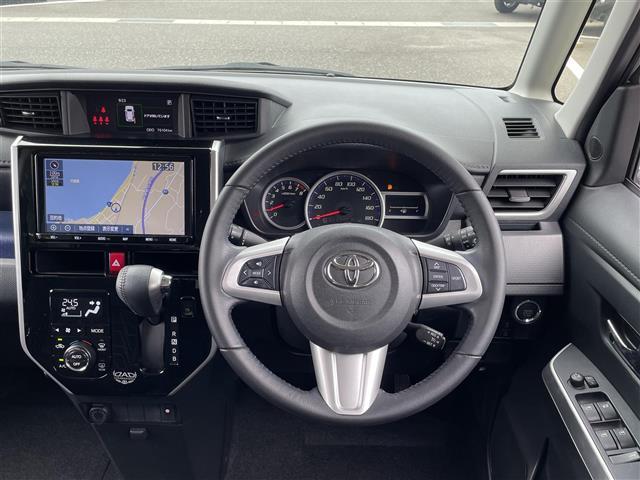ルーミー カスタムＧ－Ｔ　純正９インチナビ（ＡＭ／ＦＭ／ＣＤ／Ｂｌｕｅｔｏｏｔｈ）／フルセグテレビ／両側パワースライドドア／オートマチックハイビーム／クルーズコントロール／コーナーセンサー／ビルドインＥＴＣ／横滑り防止（2枚目）