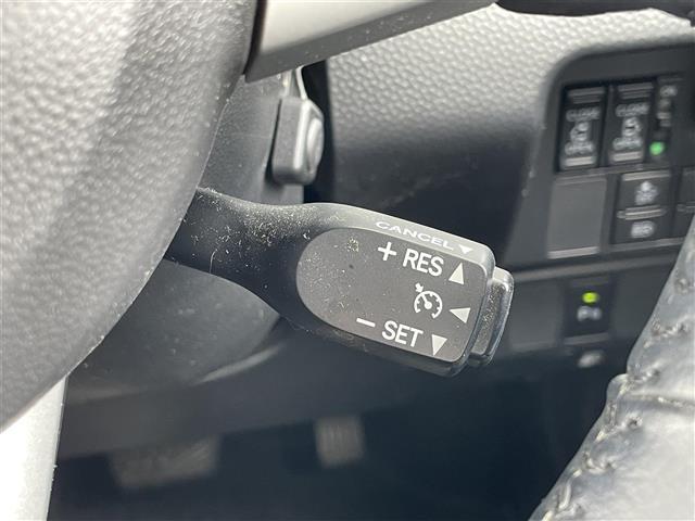 ルーミー カスタムＧ－Ｔ　純正９インチナビ（ＡＭ／ＦＭ／ＣＤ／Ｂｌｕｅｔｏｏｔｈ）／フルセグテレビ／両側パワースライドドア／オートマチックハイビーム／クルーズコントロール／コーナーセンサー／ビルドインＥＴＣ／横滑り防止（13枚目）