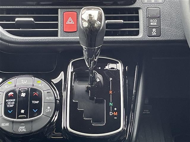 ノア Ｓｉ　ダブルバイビーＩＩＩ　社外ナビ／フルセグテレビ／ＡＭ／ＦＭ／ＣＤ／Ｂｌｕｅｔｏｏｔｈ／オートハイビーム／クルーズコントロール／レーンアシスト／コーナーセンサー／両側パワスラ／ＥＴＣ／横滑り防止装置／電動格納ミラー（7枚目）