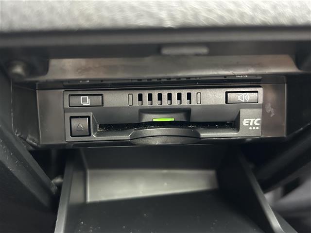 カムリ Ｇレザーパッケージ　純正ＳＤナビ／フルセグＴＶ／Ｂｌｕｅｔｏｏｔｈ接続／ＣＤ／ＤＶＤ／Ｂｌｕ－ｒａｙ／ＳＤミュージックサーバー／ＡＭ／ＦＭ／ＴｏｙｏｔａＳａｆｅｔｙＳｅｎｓｅ／プリクラッシュセーフティ／保証書（10枚目）