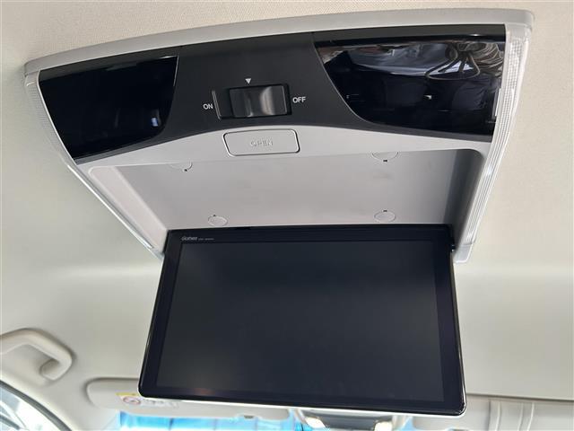 オデッセイハイブリッド ｅ：ＨＥＶアブソルート・ＥＸ　１オーナー／純正１０型ナビ／全周囲カメラ／ＴＥＩＮ車高調／マーベリック２０インチＡＷ／フリップダウン／デジタルインナーミラー／両側パワースライドドア／シーケンシャルランプ／ハンズフリーパワーゲート（6枚目）