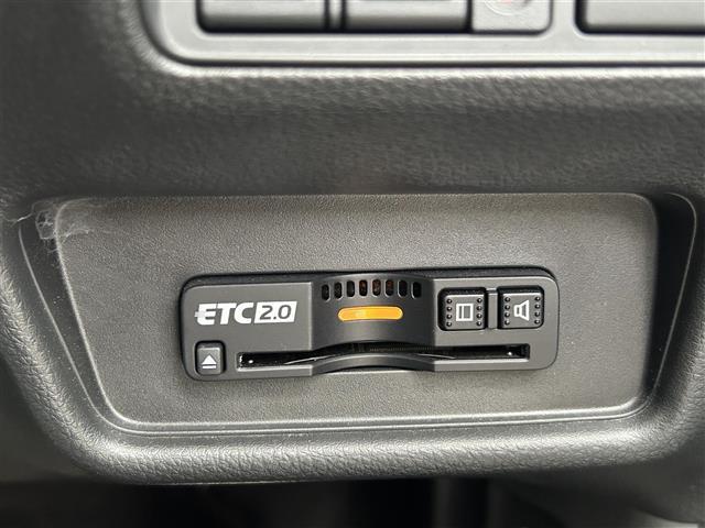 オデッセイハイブリッド ｅ：ＨＥＶアブソルート・ＥＸ　１オーナー／純正１０型ナビ／全周囲カメラ／ＴＥＩＮ車高調／マーベリック２０インチＡＷ／フリップダウン／デジタルインナーミラー／両側パワースライドドア／シーケンシャルランプ／ハンズフリーパワーゲート（9枚目）