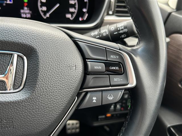 オデッセイハイブリッド ｅ：ＨＥＶアブソルート・ＥＸ　１オーナー／純正１０型ナビ／全周囲カメラ／ＴＥＩＮ車高調／マーベリック２０インチＡＷ／フリップダウン／デジタルインナーミラー／両側パワースライドドア／シーケンシャルランプ／ハンズフリーパワーゲート（17枚目）
