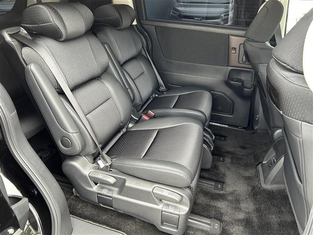 オデッセイハイブリッド ｅ：ＨＥＶアブソルート・ＥＸ　１オーナー／純正１０型ナビ／全周囲カメラ／ＴＥＩＮ車高調／マーベリック２０インチＡＷ／フリップダウン／デジタルインナーミラー／両側パワースライドドア／シーケンシャルランプ／ハンズフリーパワーゲート（23枚目）
