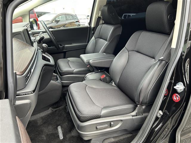 オデッセイハイブリッド ｅ：ＨＥＶアブソルート・ＥＸ　１オーナー／純正１０型ナビ／全周囲カメラ／ＴＥＩＮ車高調／マーベリック２０インチＡＷ／フリップダウン／デジタルインナーミラー／両側パワースライドドア／シーケンシャルランプ／ハンズフリーパワーゲート（26枚目）
