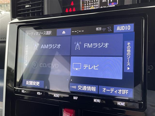 ルーミー カスタムＧ　純正ナビ（ＡＭ／ＦＭ／Ｂｌｕｅｔｏｏｔｈ／ＣＤ／ＤＶＤ）／フルセグテレビ／全方位カメラ／両側パワースライドドア／クルーズコントロール／コーナーセンサー／純正アルミホイール／オートマチックハビーム（4枚目）