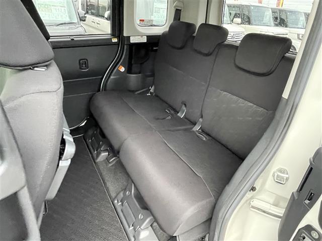 ルーミー カスタムＧ　純正ナビ（ＡＭ／ＦＭ／Ｂｌｕｅｔｏｏｔｈ／ＣＤ／ＤＶＤ）／フルセグテレビ／全方位カメラ／両側パワースライドドア／クルーズコントロール／コーナーセンサー／純正アルミホイール／オートマチックハビーム（25枚目）