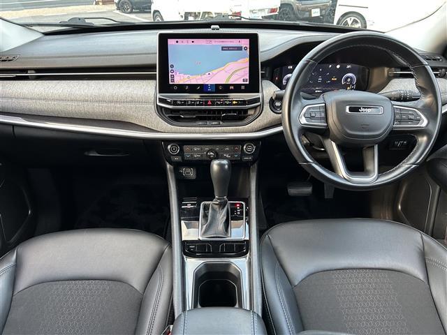 ジープ・コンパス ロンジチュード　ワンオーナー／保証書／取扱説明書／純正ナビ／フルセグＴＶ／Ｂｌｕｅｔｏｏｔｈ／ＡｐｐｌｅＣａｒＰｌａｙ／バックカメラ／ＥＴＣ／衝突軽減ブレーキ／レーダークルーズ／ブラインドスポットモニター（2枚目）