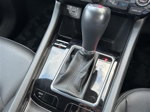 ジープ・コンパス ロンジチュード　ワンオーナー／保証書／取扱説明書／純正ナビ／フルセグＴＶ／Ｂｌｕｅｔｏｏｔｈ／ＡｐｐｌｅＣａｒＰｌａｙ／バックカメラ／ＥＴＣ／衝突軽減ブレーキ／レーダークルーズ／ブラインドスポットモニター（8枚目）
