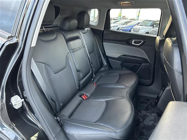 ジープ・コンパス ロンジチュード　ワンオーナー／保証書／取扱説明書／純正ナビ／フルセグＴＶ／Ｂｌｕｅｔｏｏｔｈ／ＡｐｐｌｅＣａｒＰｌａｙ／バックカメラ／ＥＴＣ／衝突軽減ブレーキ／レーダークルーズ／ブラインドスポットモニター（21枚目）