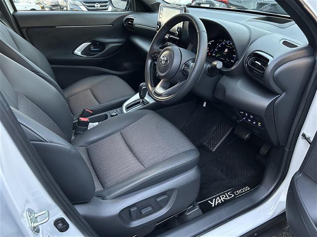 ヤリスクロス ハイブリッドＺ　４ＷＤ／純正ナビ（Ｂｌｕｅｔｏｏｔｈ／フルセグＴＶ）／全周囲カメラ／追従型クルーズコントロール／オートマチックハイビーム／ドラレコ前後／パワーシート／シートヒーター／ヘッドアップディスプレイ（16枚目）