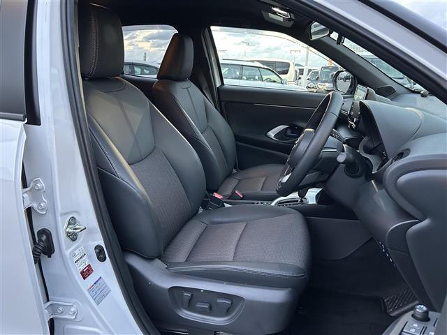 ヤリスクロス ハイブリッドＺ　４ＷＤ／純正ナビ（Ｂｌｕｅｔｏｏｔｈ／フルセグＴＶ）／全周囲カメラ／追従型クルーズコントロール／オートマチックハイビーム／ドラレコ前後／パワーシート／シートヒーター／ヘッドアップディスプレイ（17枚目）