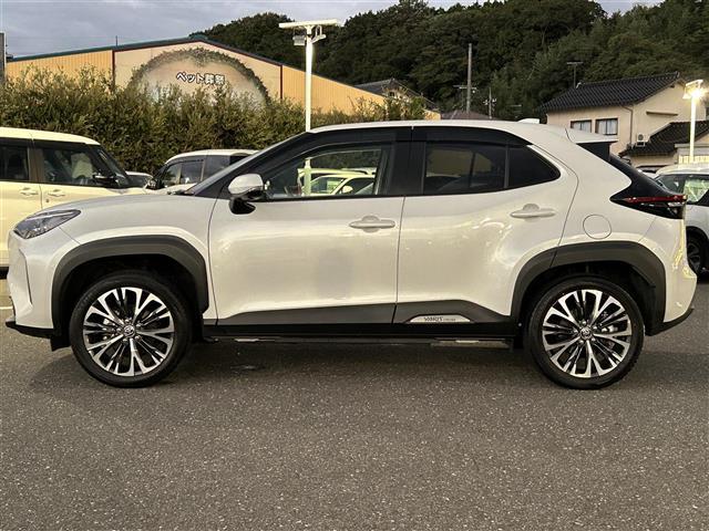 ヤリスクロス ハイブリッドＺ　４ＷＤ／純正ナビ（Ｂｌｕｅｔｏｏｔｈ／フルセグＴＶ）／全周囲カメラ／追従型クルーズコントロール／オートマチックハイビーム／ドラレコ前後／パワーシート／シートヒーター／ヘッドアップディスプレイ（31枚目）
