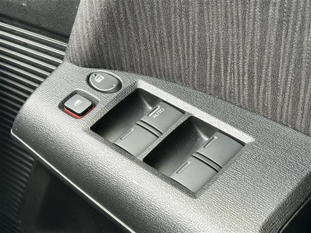 フリードハイブリッド ジャストセレクション　両側パワースライドドア／クルーズコントロール／純ナビ／バックカメラ／ビルトインＥＴＣ／前方ドライブレコーダー／横滑り防止機能／スマートキー／ＨＩＤヘッドライト／ステアリングスイッチ／スタッドレス積込（11枚目）