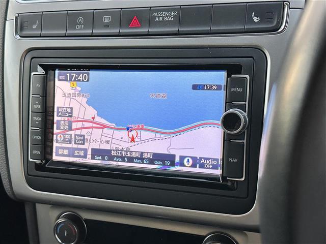ポロ ブルーモーション　純正ＳＤナビ／１５インチ純正アルミホイール／ＬＥＤオートライト／クルーズコントロール／フルセグＴＶ／Ｂｌｕｅｔｏｏｔｈ／バックカメラ／純正フロアマット（3枚目）