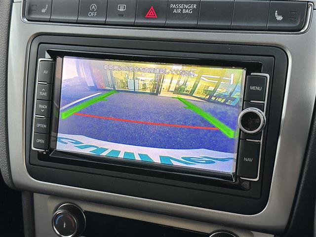 ポロ ブルーモーション　純正ＳＤナビ／１５インチ純正アルミホイール／ＬＥＤオートライト／クルーズコントロール／フルセグＴＶ／Ｂｌｕｅｔｏｏｔｈ／バックカメラ／純正フロアマット（4枚目）