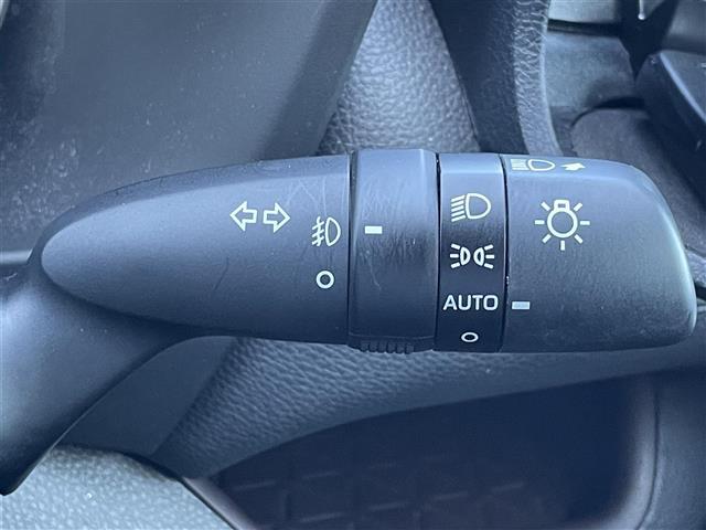 ＲＡＶ４ ハイブリッドＧ　純正ＳＤナビ／フルセグテレビ／ＣＤ／ＤＶＤ／Ｂｌｕｅｔｏｏｔｈ／ＨＤＭＩ／ＥＴＣ／追従型クルーズコントロール／電動リアゲート／レザーシート／シートヒーター／ハンドルヒーター／パワーシート／ルーフレール（14枚目）