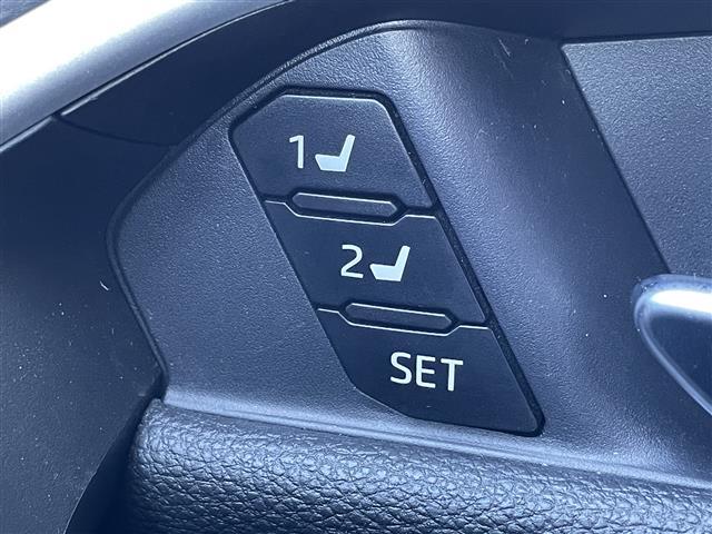 ＲＡＶ４ ハイブリッドＧ　純正ＳＤナビ／フルセグテレビ／ＣＤ／ＤＶＤ／Ｂｌｕｅｔｏｏｔｈ／ＨＤＭＩ／ＥＴＣ／追従型クルーズコントロール／電動リアゲート／レザーシート／シートヒーター／ハンドルヒーター／パワーシート／ルーフレール（18枚目）