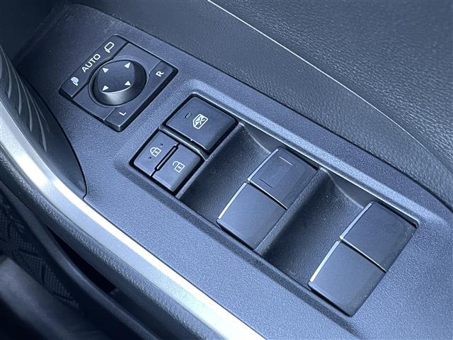 ＲＡＶ４ ハイブリッドＧ　純正ＳＤナビ／フルセグテレビ／ＣＤ／ＤＶＤ／Ｂｌｕｅｔｏｏｔｈ／ＨＤＭＩ／ＥＴＣ／追従型クルーズコントロール／電動リアゲート／レザーシート／シートヒーター／ハンドルヒーター／パワーシート／ルーフレール（19枚目）