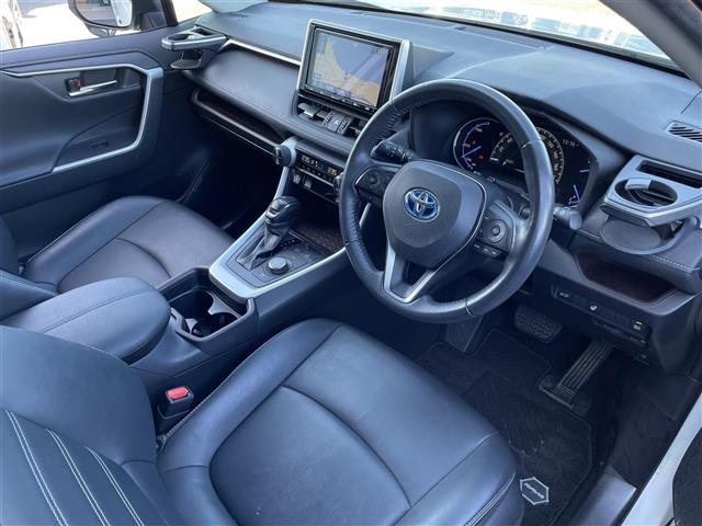 ＲＡＶ４ ハイブリッドＧ　純正ＳＤナビ／フルセグテレビ／ＣＤ／ＤＶＤ／Ｂｌｕｅｔｏｏｔｈ／ＨＤＭＩ／ＥＴＣ／追従型クルーズコントロール／電動リアゲート／レザーシート／シートヒーター／ハンドルヒーター／パワーシート／ルーフレール（21枚目）