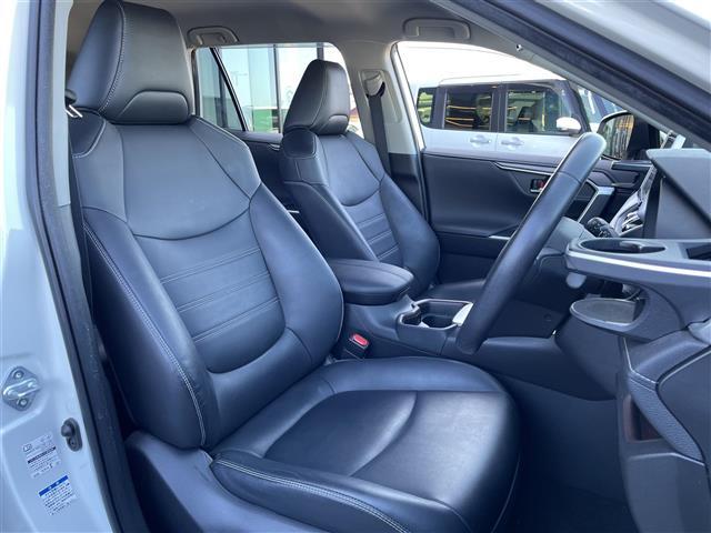 ＲＡＶ４ ハイブリッドＧ　純正ＳＤナビ／フルセグテレビ／ＣＤ／ＤＶＤ／Ｂｌｕｅｔｏｏｔｈ／ＨＤＭＩ／ＥＴＣ／追従型クルーズコントロール／電動リアゲート／レザーシート／シートヒーター／ハンドルヒーター／パワーシート／ルーフレール（22枚目）