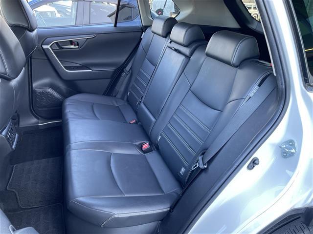 ＲＡＶ４ ハイブリッドＧ　純正ＳＤナビ／フルセグテレビ／ＣＤ／ＤＶＤ／Ｂｌｕｅｔｏｏｔｈ／ＨＤＭＩ／ＥＴＣ／追従型クルーズコントロール／電動リアゲート／レザーシート／シートヒーター／ハンドルヒーター／パワーシート／ルーフレール（26枚目）