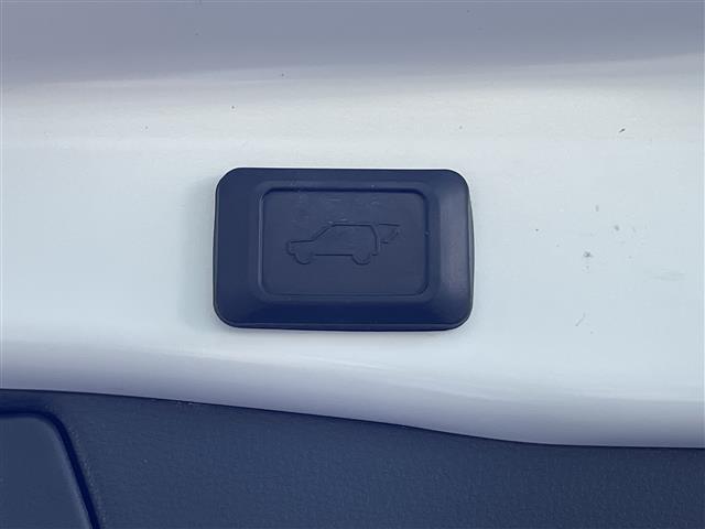 ＲＡＶ４ ハイブリッドＧ　純正ＳＤナビ／フルセグテレビ／ＣＤ／ＤＶＤ／Ｂｌｕｅｔｏｏｔｈ／ＨＤＭＩ／ＥＴＣ／追従型クルーズコントロール／電動リアゲート／レザーシート／シートヒーター／ハンドルヒーター／パワーシート／ルーフレール（28枚目）