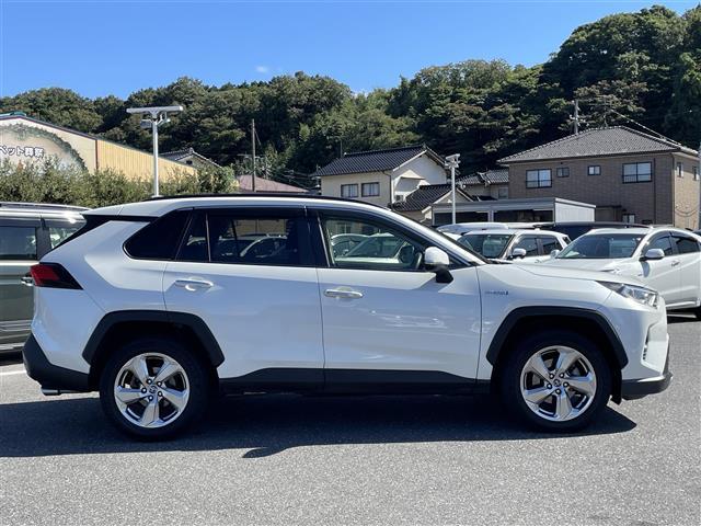 ＲＡＶ４ ハイブリッドＧ　純正ＳＤナビ／フルセグテレビ／ＣＤ／ＤＶＤ／Ｂｌｕｅｔｏｏｔｈ／ＨＤＭＩ／ＥＴＣ／追従型クルーズコントロール／電動リアゲート／レザーシート／シートヒーター／ハンドルヒーター／パワーシート／ルーフレール（31枚目）