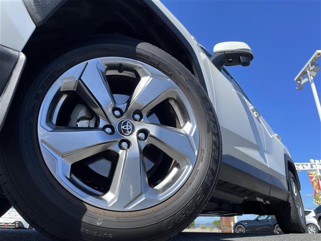 ＲＡＶ４ ハイブリッドＧ　純正ＳＤナビ／フルセグテレビ／ＣＤ／ＤＶＤ／Ｂｌｕｅｔｏｏｔｈ／ＨＤＭＩ／ＥＴＣ／追従型クルーズコントロール／電動リアゲート／レザーシート／シートヒーター／ハンドルヒーター／パワーシート／ルーフレール（40枚目）