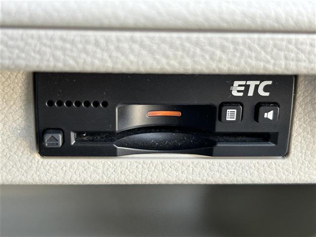 アルトラパン Ｌ　純正ナビ（ＣＮ－Ｅ２０３Ｚ）／取扱い説明書（車／ナビ）／ワンセグテレビ／プッシュスタート／衝突軽減システム／スマートキー／アイドリングストップ／純正フロアマット／ＥＴＣ／パワーステアリング／（8枚目）
