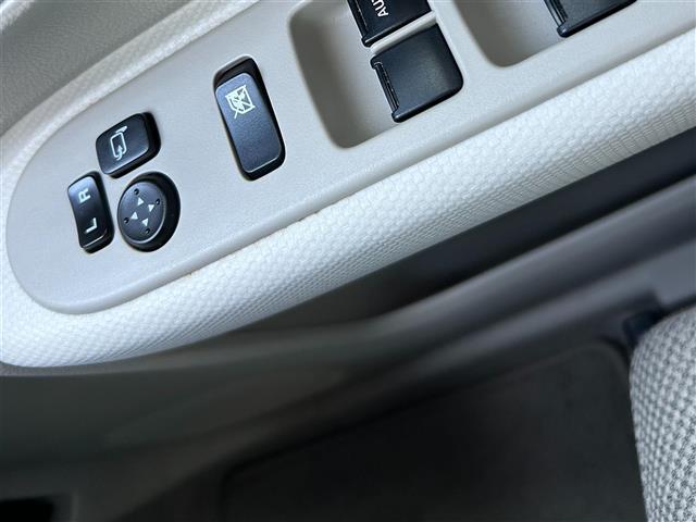 アルトラパン Ｌ　純正ナビ（ＣＮ－Ｅ２０３Ｚ）／取扱い説明書（車／ナビ）／ワンセグテレビ／プッシュスタート／衝突軽減システム／スマートキー／アイドリングストップ／純正フロアマット／ＥＴＣ／パワーステアリング／（15枚目）