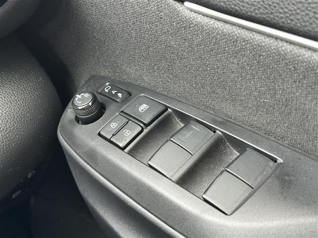 ヤリスクロス Ｇ　４ＷＤ／ＬＥＤヘッドライト／追従機能付クルーズコントロール／前後コーナーセンサー／前後ドライブレコーダー／ビルトインＥＴＣ／ＳＯＳボタン／純正メモリナビ／衝突被害軽減システム／カーテンエアバック（11枚目）