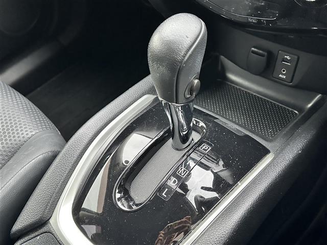 エクストレイル ２０Ｘｔ　エマージェンシーブレーキパッケージ　純正メーカーナビ／取扱説明書／保証書／全方位カメラ／１７インチ純正アルミホイール／パワーバックドア／クルーズコントロール／シートヒーター／ドライブレコーダー／ウインカーミラープッシュスタート（12枚目）
