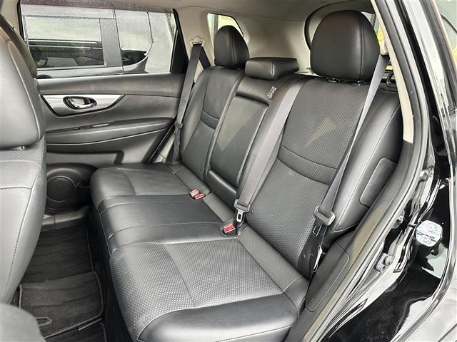 エクストレイル ２０Ｘｔ　エマージェンシーブレーキパッケージ　純正メーカーナビ／取扱説明書／保証書／全方位カメラ／１７インチ純正アルミホイール／パワーバックドア／クルーズコントロール／シートヒーター／ドライブレコーダー／ウインカーミラープッシュスタート（27枚目）