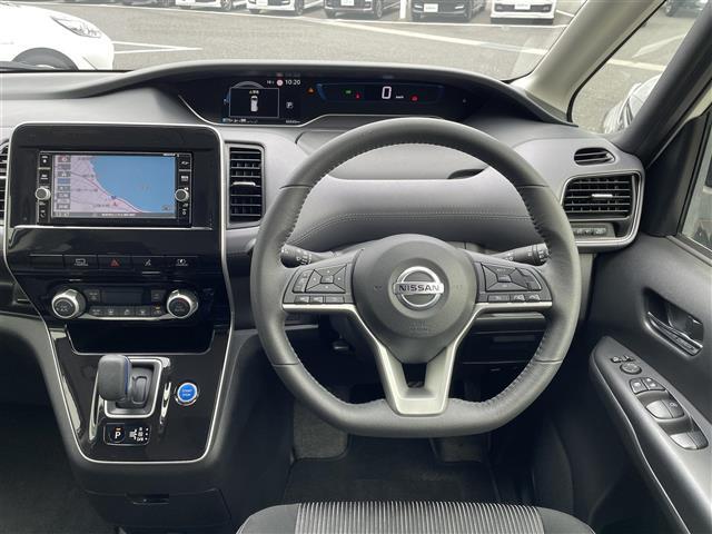 セレナ ｅ－パワー　ハイウェイスターＶ　取扱い説明書／純正ナビ／Ｂｌｕｅｔｏｏｔｈ／フルセグテレビ／ＡＭ／ＦＭ／ＵＳＢ／ＣＤ／ＤＶＤ／フリップダウンモニター／全周囲カメラ／クルーズコントロール／ＷＡＣ／両側パワースライドドア／横滑り防止（2枚目）